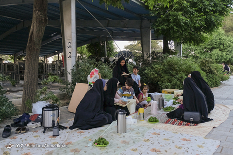 سفره‎های افطار در گلزار شهداء