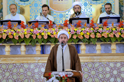 جزء خوانی قرآن کریم در حرم حضرت فاطمه معصومه(س)