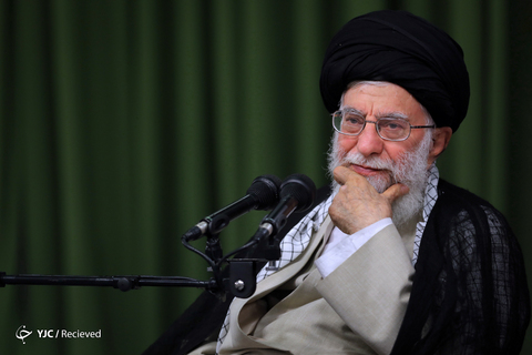 دیدار رمضانی شاعران با رهبر انقلاب