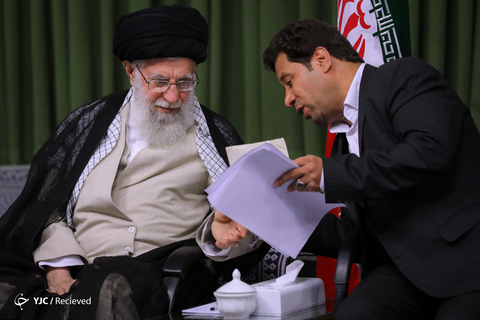 دیدار رمضانی شاعران با رهبر انقلاب