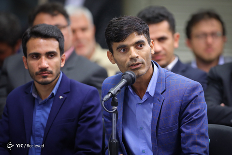 دیدار رمضانی شاعران با رهبر انقلاب