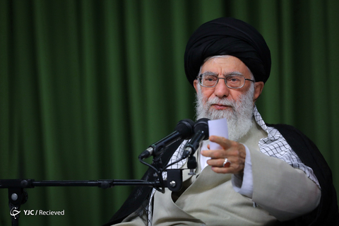 دیدار رمضانی شاعران با رهبر انقلاب