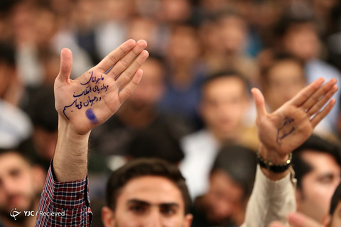 دیدار رمضانی دانشجویان با رهبر انقلاب
