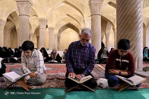محفل انس با قرآن در مسجد وکیل شیراز