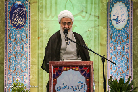 جزء خوانی قرآن در مسجد امام حسن عسکری (ع) قزوین