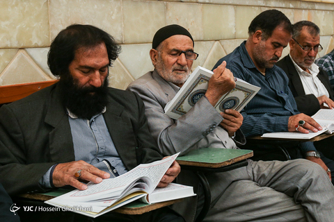 جزء خوانی قرآن در مسجد امام حسن عسکری (ع) قزوین