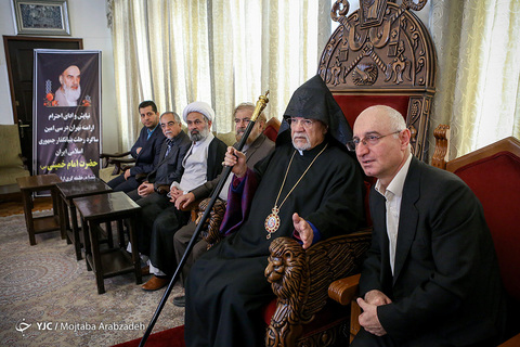 بزرگداشت امام راحل در کلیسای سرکیس مقدس