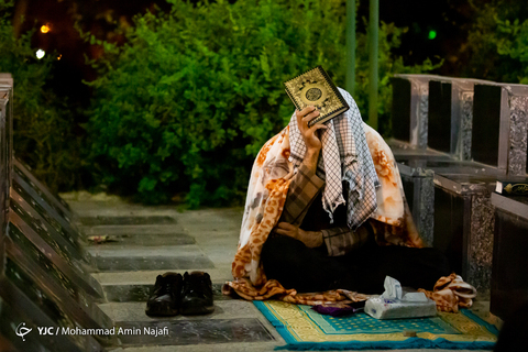 احیای شب نوزدهم رمضان در گلزار شهدای همدان