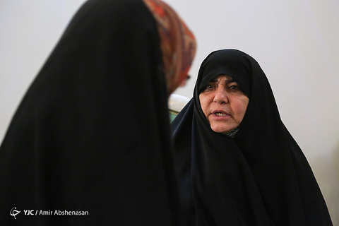 گفتگو با زهره آقاشاهی تنها بانوی پاسدار سپاه خرمشهر در دوران دفاع مقدس