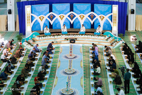 محفل اُنس و جزءخوانی قرآن کریم در مصلی امام خمینی(ره) شهر تبریز