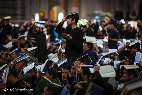 احیای شب ۲۱ رمضان در حرم مطهر رضوی