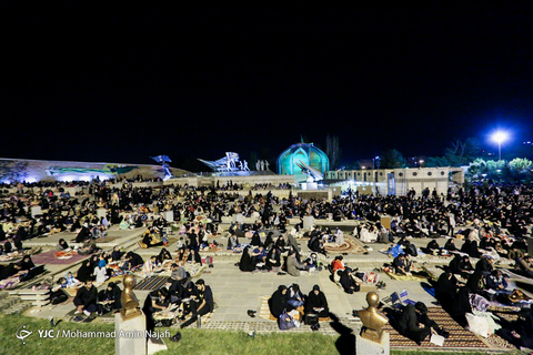 احیای شب ۲۳ رمضان در باغ موزه دفاع مقدس همدان