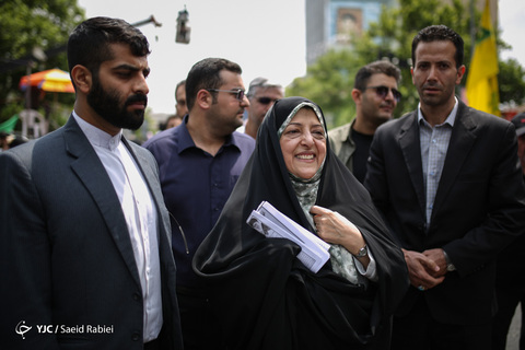 حضور معصومه ابتکار معاون امور زنان و خانواده رئیس‌جمهور در راهپیمایی روز جهانی قدس ۹۸ تهران