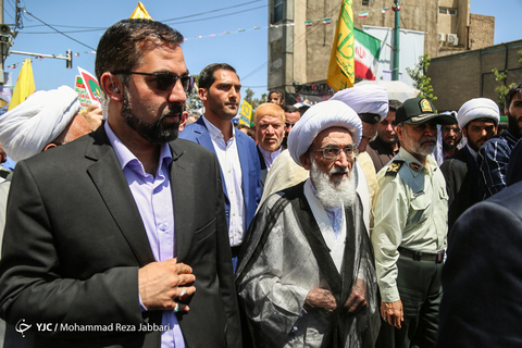 حضور آیت‌الله حسین نوری همدانی از مراجع تقلید در راهپیمایی روز جهانی قدس ۹۸ قم