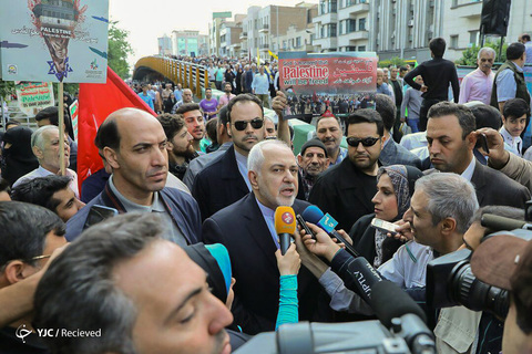 حضور محمدجواد ظریف وزیر امور خارجه در راهپیمایی روز جهانی قدس ۹۸ تهران