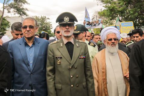 حضور امیرسرتیپ حاتمی وزیر دفاع در راهپیمایی روز جهانی قدس ۹۸ زنجان