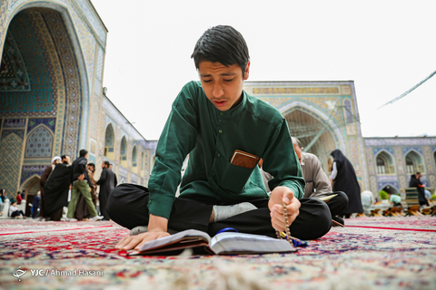 اعتکاف دانش آموزان در مسجد گوهرشاد
