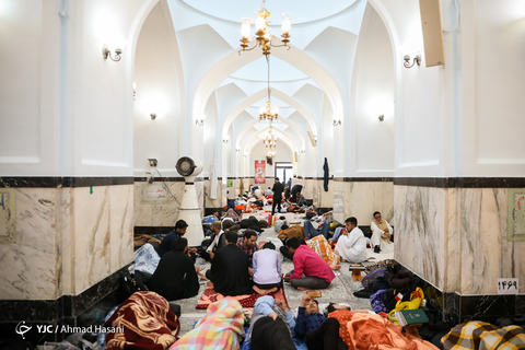 اعتکاف دانش آموزان در مسجد گوهرشاد