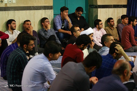 گرامیداشت امام راحل در حسینیه جماران
