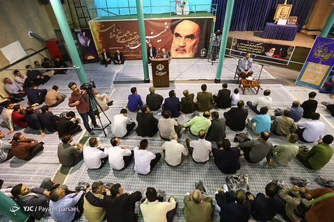 گرامیداشت امام راحل در حسینیه جماران