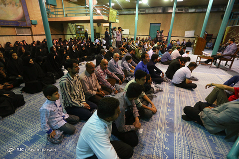 گرامیداشت امام راحل در حسینیه جماران