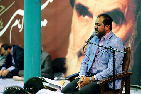 گرامیداشت امام راحل در حسینیه جماران