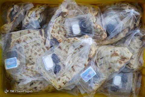 افطاری ساده در میدان رسالت