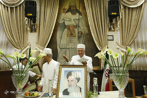 بزرگداشت امام خمینی (ره) در نیایشگاه زرتشتیان