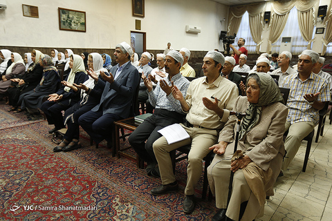 بزرگداشت امام خمینی (ره) در نیایشگاه زرتشتیان
