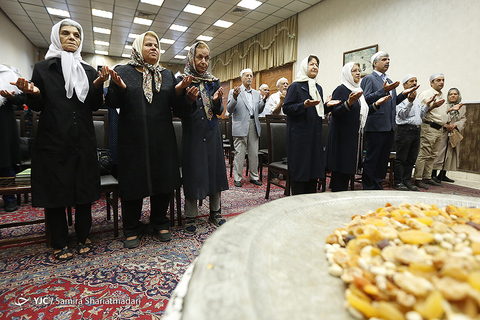 بزرگداشت امام خمینی (ره) در نیایشگاه زرتشتیان