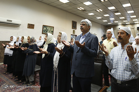 بزرگداشت امام خمینی (ره) در نیایشگاه زرتشتیان