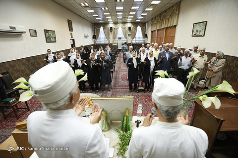 بزرگداشت امام خمینی (ره) در نیایشگاه زرتشتیان