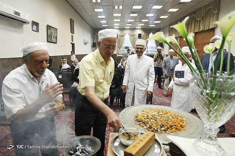 بزرگداشت امام خمینی (ره) در نیایشگاه زرتشتیان