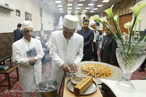 بزرگداشت امام خمینی (ره) در نیایشگاه زرتشتیان