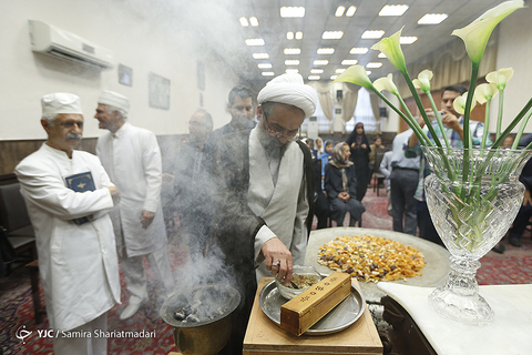 بزرگداشت امام خمینی (ره) در نیایشگاه زرتشتیان