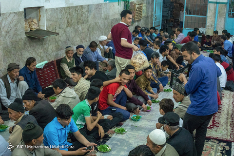 روزهای پایانی رمضان در محله گلشهر مشهد

