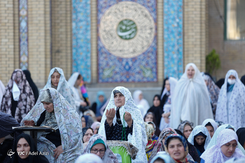 اقامه نماز عید سعید فطر در امامزاده صالح(ع)