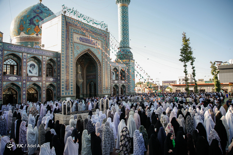 اقامه نماز عید سعید فطر در امامزاده صالح(ع)