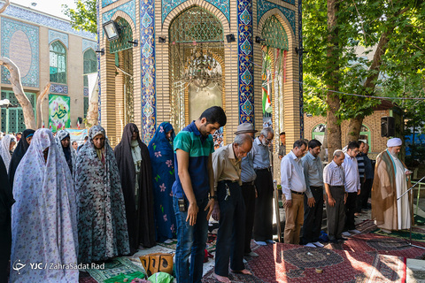 اقامه نماز عیدسعیدفطر در امامزاده سیدجعفر و حمیده خاتون(ع) باغ فیض تهران