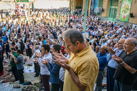 اقامه نماز عیدسعیدفطر در امامزاده سیدجعفر و حمیده خاتون(ع) باغ فیض تهران