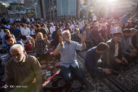 اقامه نماز عید سعید فطر در امامزاده صالح(ع)