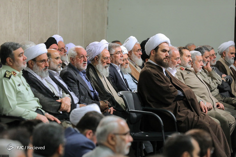 دیدار مسئولان نظام و سفرای کشورهای اسلامی با رهبر انقلاب