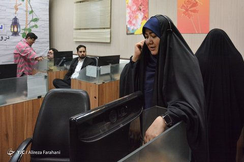 دست اندرکاران برنامه سحرگاهی شبکه نهال «سرسفره خدا» ​ بعدازظهر امروز با حضور در روابط عمومی رسانه ملی (تلفن ۱۶۲) بصورت مستقیم با بینندگان کودک به گفتگو نشستند