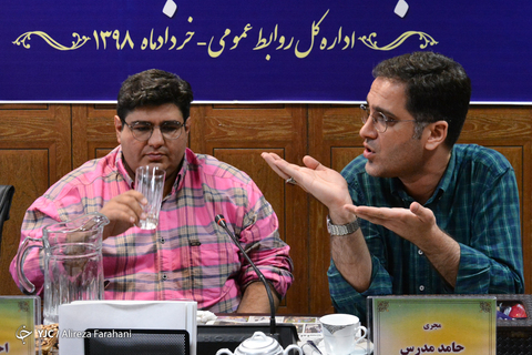 دست اندرکاران برنامه سحرگاهی شبکه نهال «سرسفره خدا» ​ بعدازظهر امروز با حضور در روابط عمومی رسانه ملی (تلفن ۱۶۲) بصورت مستقیم با بینندگان کودک به گفتگو نشستند