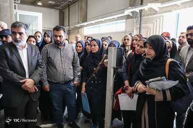 بازدید جمعی از خبرنگاران رسانه‌های کشور از روند کاهش تعهدات برجامی در مجتمع آب سنگین خنداب