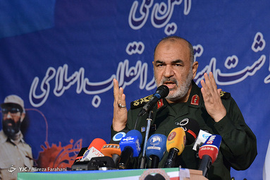 آیین تجلیل از استاد تراز انقلاب اسلامی