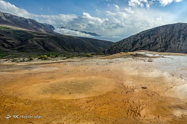 باداب سورت چشمهٔ پلکانی