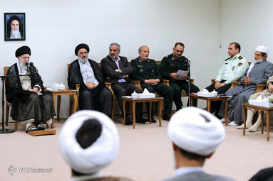 دیدار دست‌اندرکاران کنگره شهدا استان‌کردستان با رهبر انقلاب