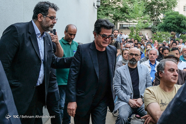 جعفر پناهی کارگردان حامی فتنه در گرامیداشت عباس کیارستمی در خانه سینما به مناسبت زادروز تولدش