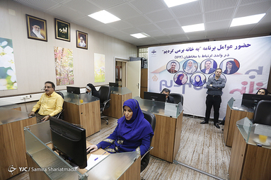 در حاشیه نشست خبری برنامه و ارتباط با مخاطبان عوامل به خانه بر می‌گردیم